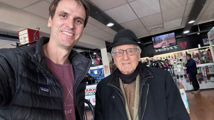 Gabriel Echard: 97 años pedaleando con la vida y los negocios